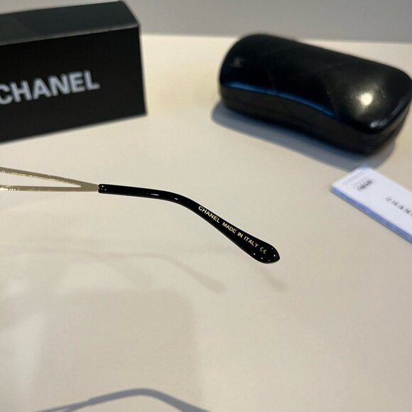 Chic Gold-Tone Chanel Shades with Sparkle - Picture 2 of 8